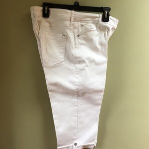 White Gloria Vanderbilt skimmers, like new